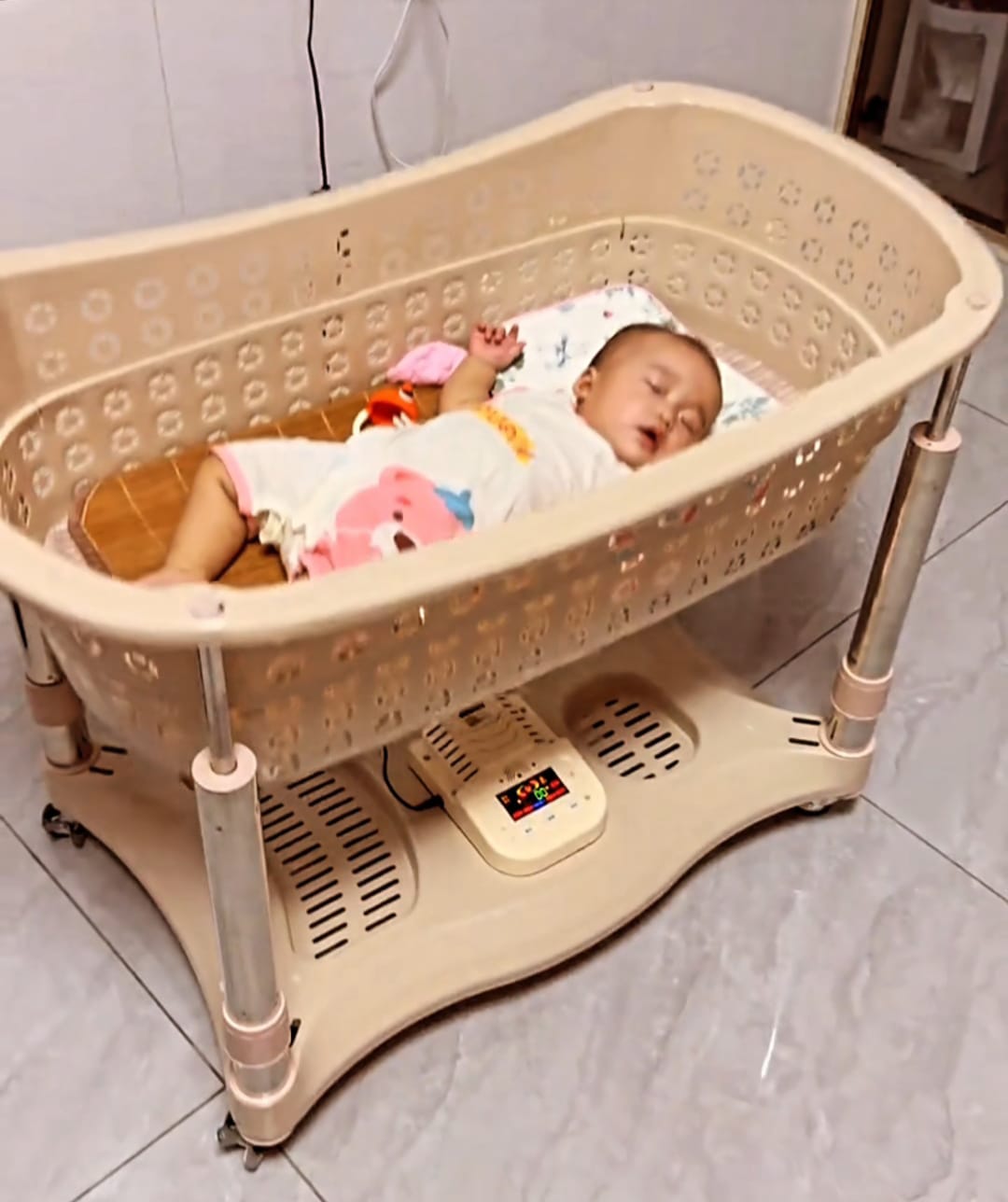 Baby electric basket
